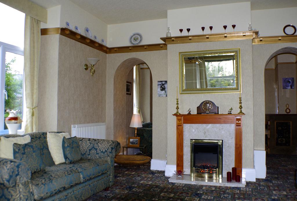 Bron Rhiw Guest House Крикийт Екстериор снимка