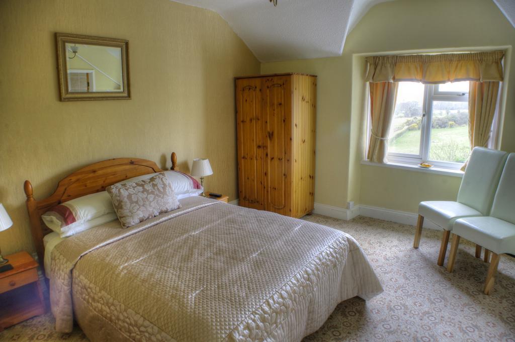 Bron Rhiw Guest House Крикийт Екстериор снимка