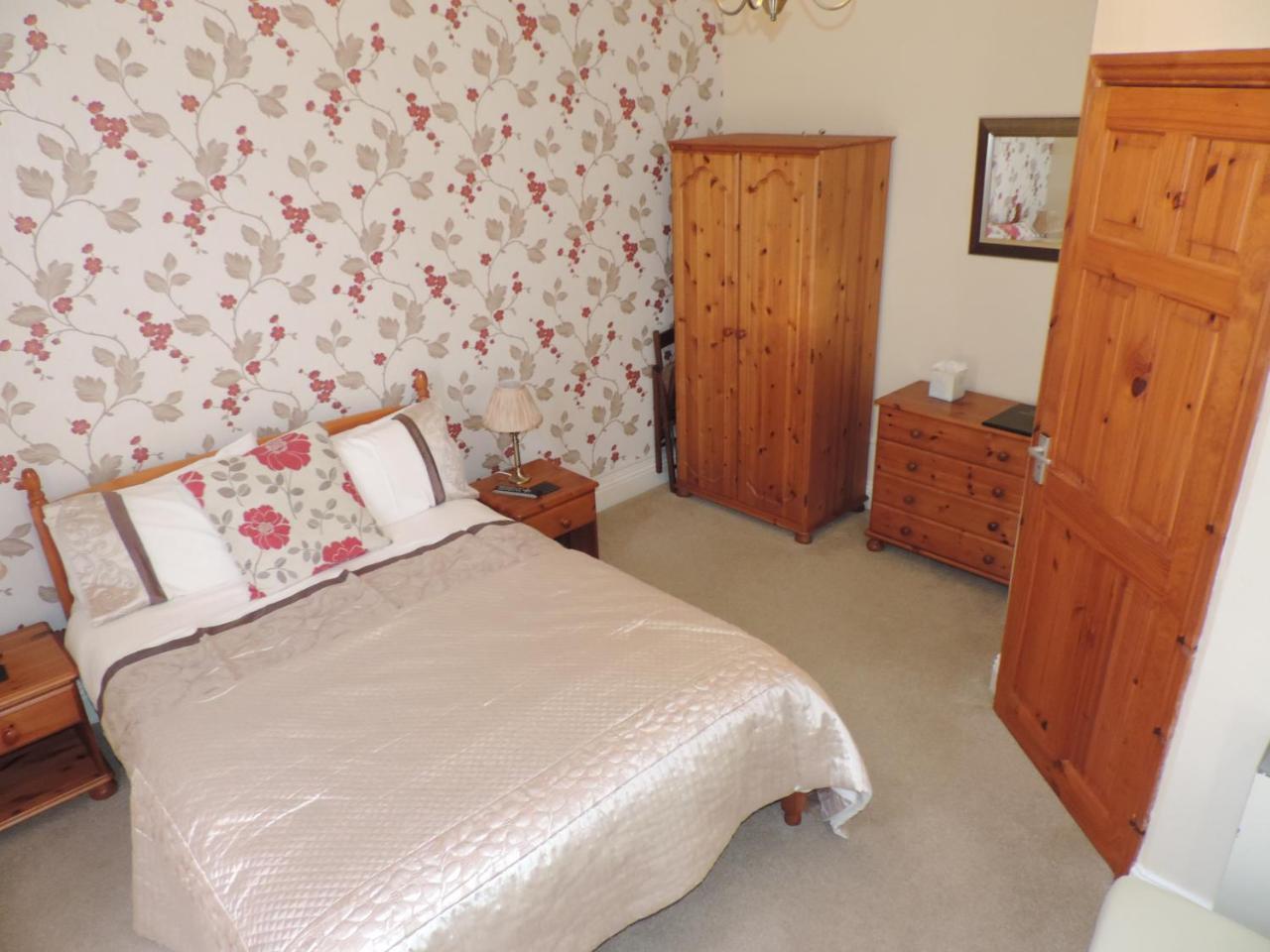 Bron Rhiw Guest House Крикийт Екстериор снимка