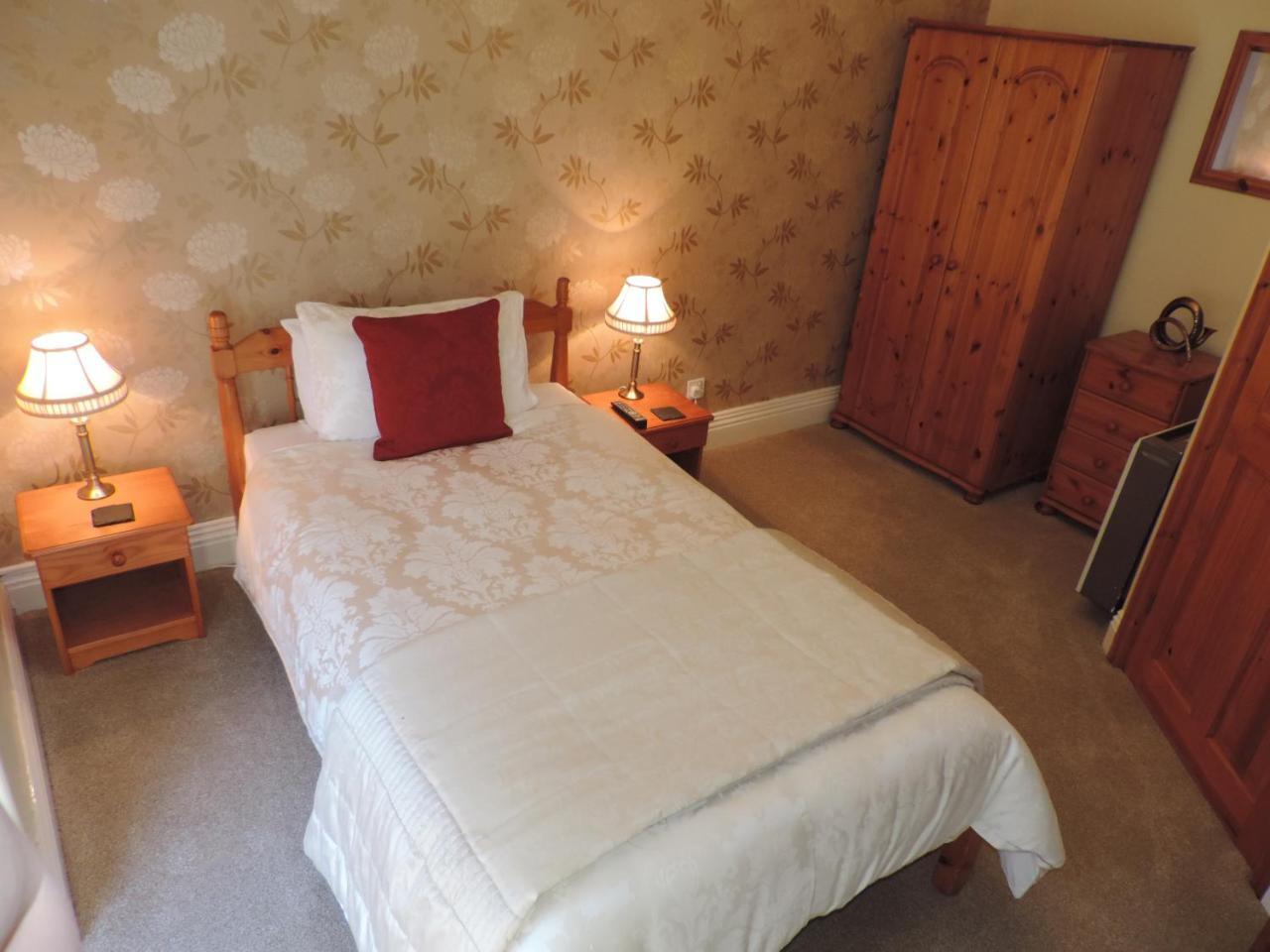 Bron Rhiw Guest House Крикийт Екстериор снимка