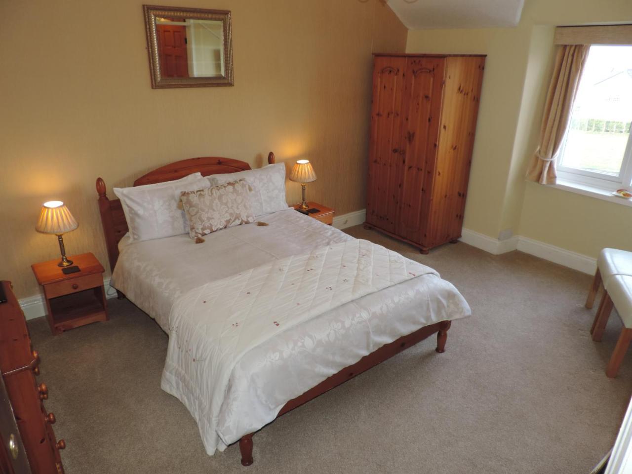 Bron Rhiw Guest House Крикийт Екстериор снимка